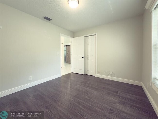 Building Photo - 12204 Sunset Point Cir