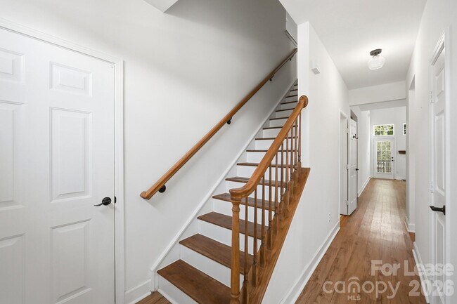 Building Photo - 4084 Holly Villa Cir