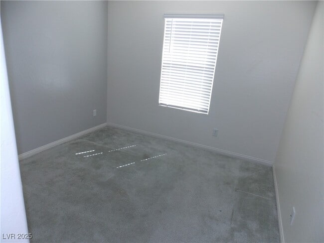 Building Photo - 160 Lilt Ave