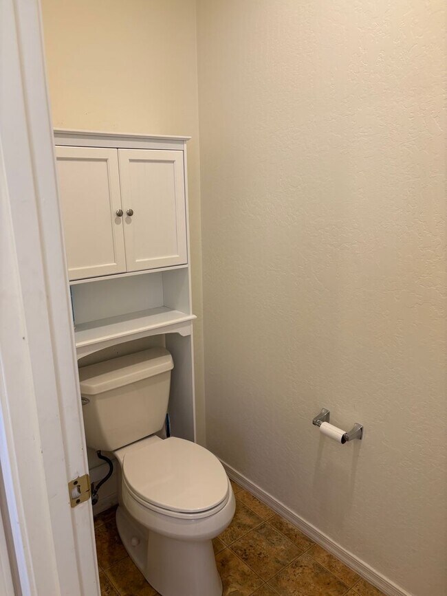 Building Photo - Unfurnished, 1 Year Minimum - Procure Only