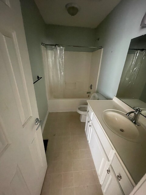 Building Photo - 3 Sweetland Ct