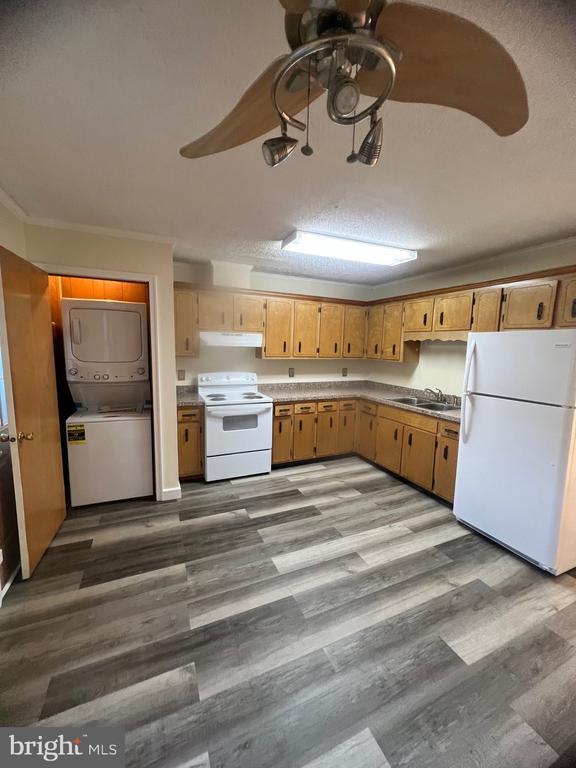 Building Photo - 1219 Apple St