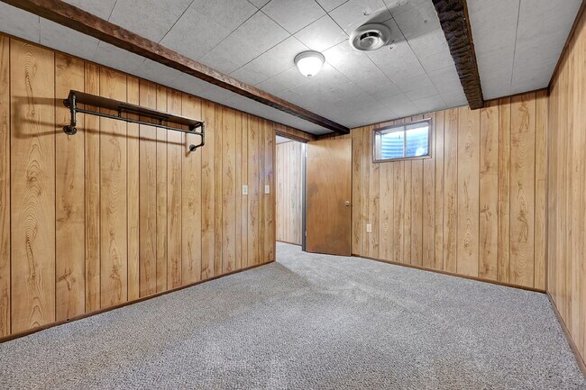 Building Photo - $2,895 - 3 Bed, 2.5 Bath Home with Central...