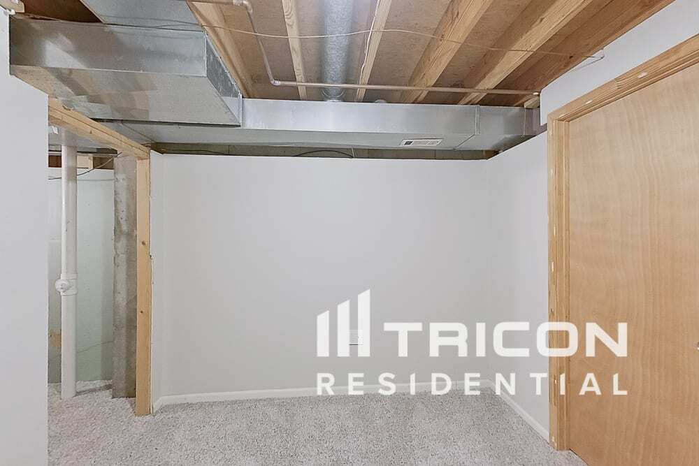 Building Photo - 4 Sapphire Ct