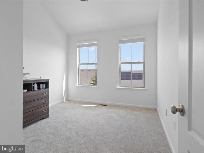 Building Photo - 422 Indigo Way