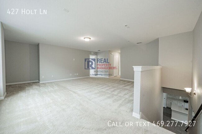 Building Photo - 427 Holt Ln