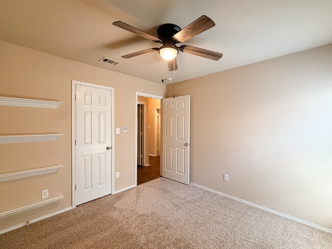Building Photo - 3 bed, 2 Bath Home in North Fort Worth