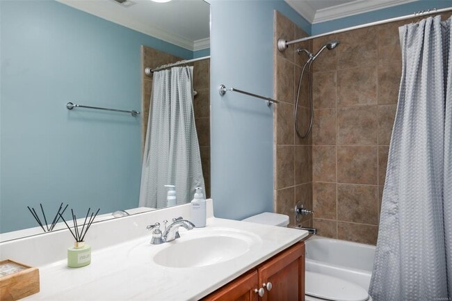 Building Photo - 8456 Marsh Pointe Dr