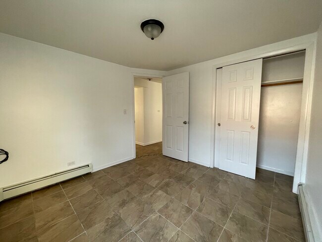 Building Photo - 7722 W Belmont Ave