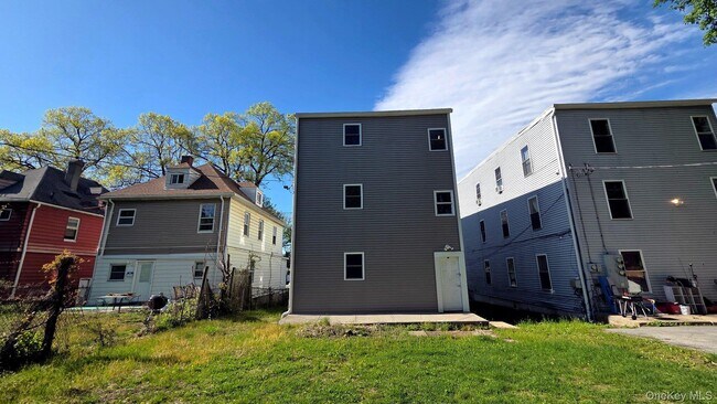 Building Photo - 50 Parker Ave