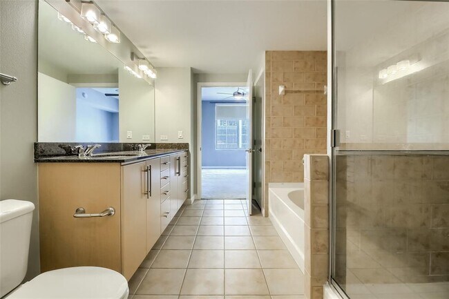 Building Photo - 54 Rainey St