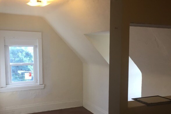 Building Photo - 811 Sarah St