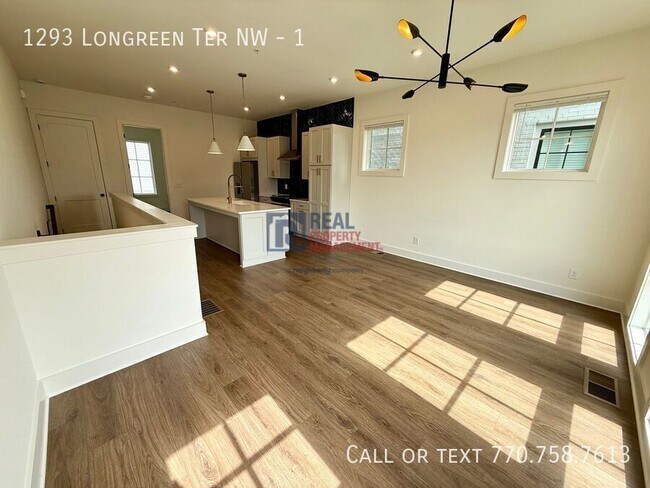 Building Photo - 1293 Longreen Ter NW