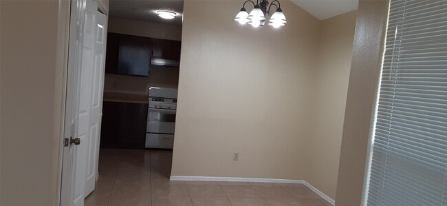 Building Photo - 8527 Ashlawn Dr