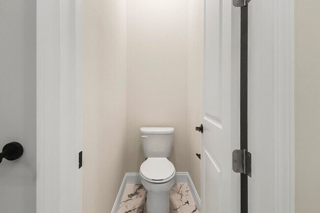 Building Photo - 1143 SW Estaugh Ave