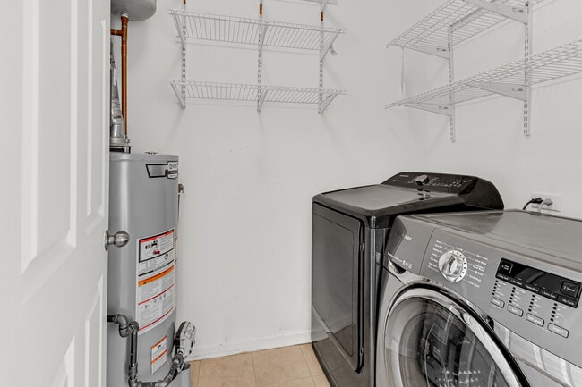 Building Photo - 7515 Savoy Ln