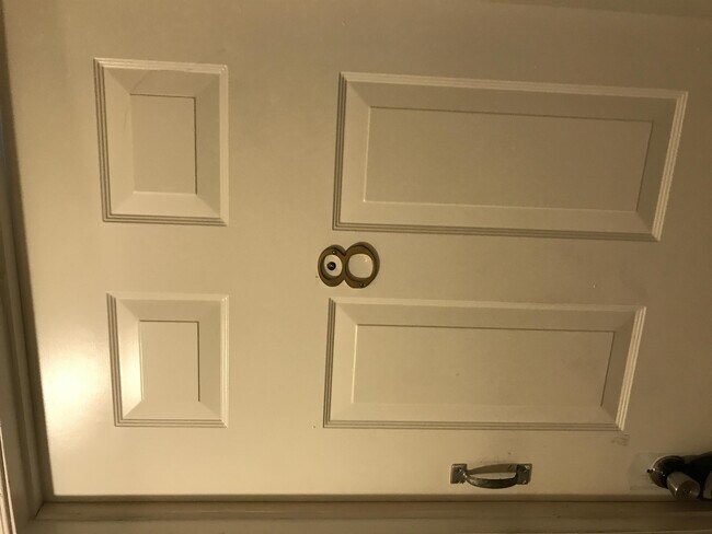 Building Photo - 200 E King St