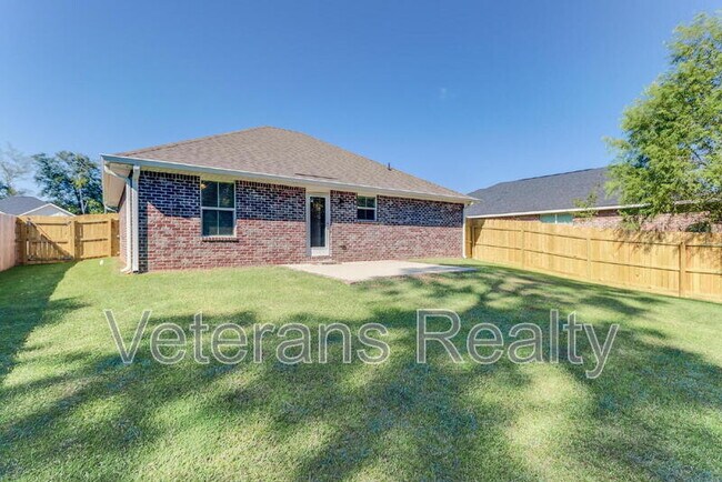 Building Photo - 14037 Fox Hill Dr