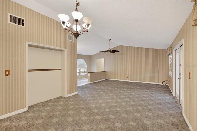 Building Photo - 2065 Oak Beach Blvd