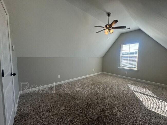 Building Photo - 1369 Switzer Dr