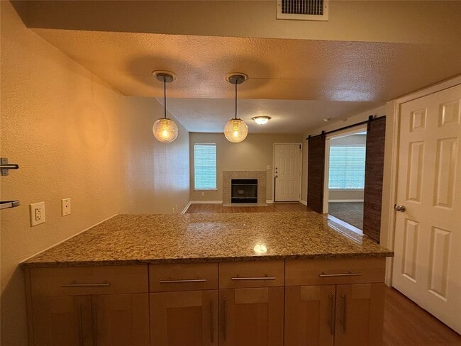 Building Photo - 7685 Northcross Dr