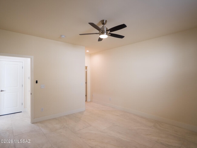 Building Photo - 1616 E Hedrick Dr