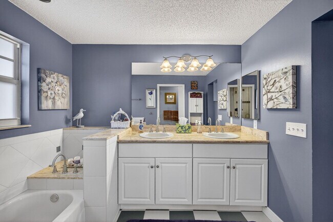 Building Photo - 1206 Mainsail Cir