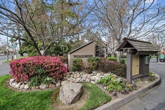 Building Photo - LOVELY, SPACIOUS UPSTAIRS CONDO!