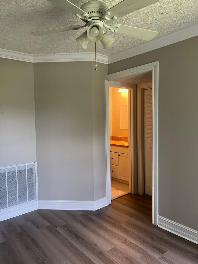 Building Photo - 2700 Casita Way