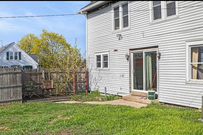 Building Photo - 17 N 20th St