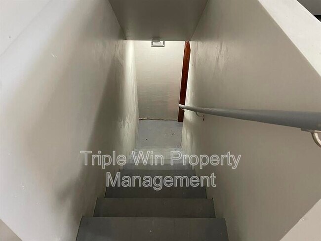 Building Photo - 11423 Ortega Dr