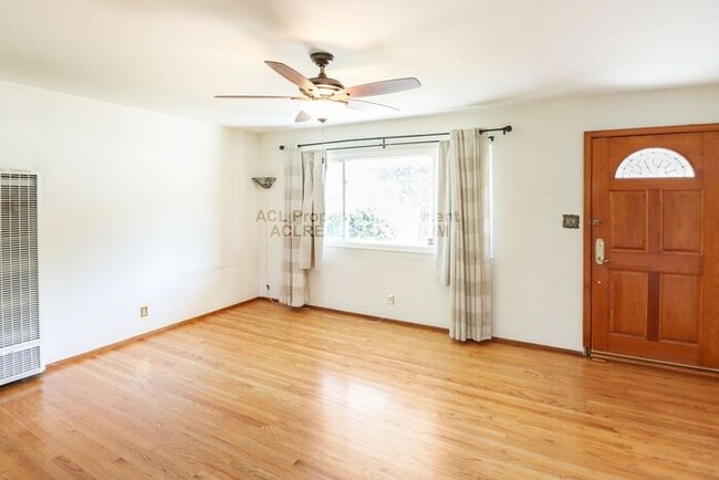 Building Photo - Beautiful, Perfectly located Hayward Home w/ lush and spacious garden.