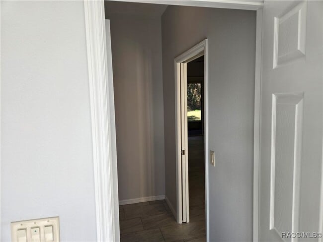 Building Photo - 2846 N Kittery Point