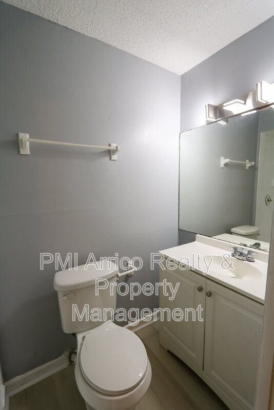 Building Photo - 1810 E 143rd Ave