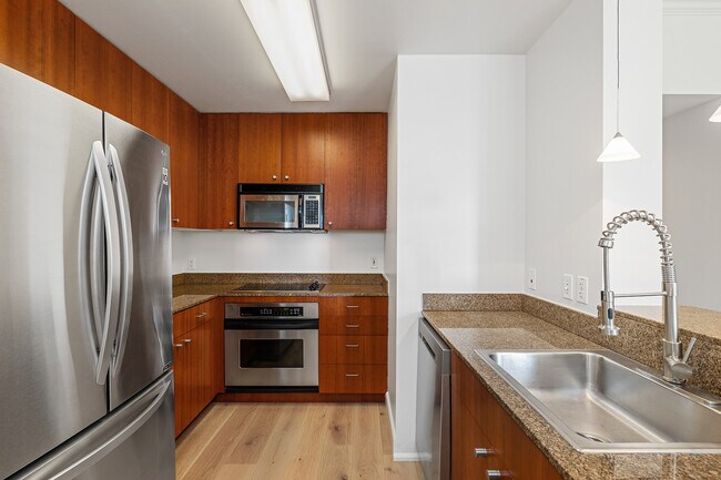 Building Photo - 246 2nd St