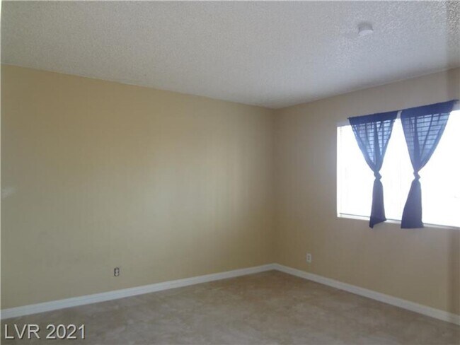 Building Photo - 5456 Cabeza Dr