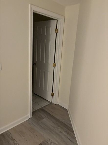 Building Photo - 42 S Cherry St