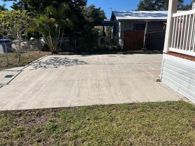 Building Photo - 510 Beverly Ave NW