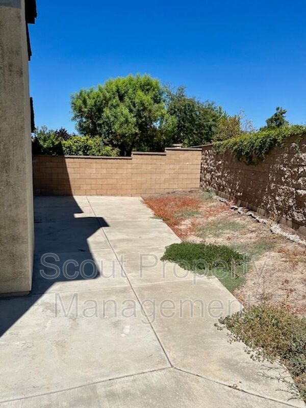 Building Photo - 45602 Magnolia Pl