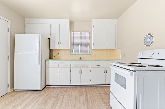Building Photo - Cozy 1-Bed Oakland Apartment: San Leandro ...