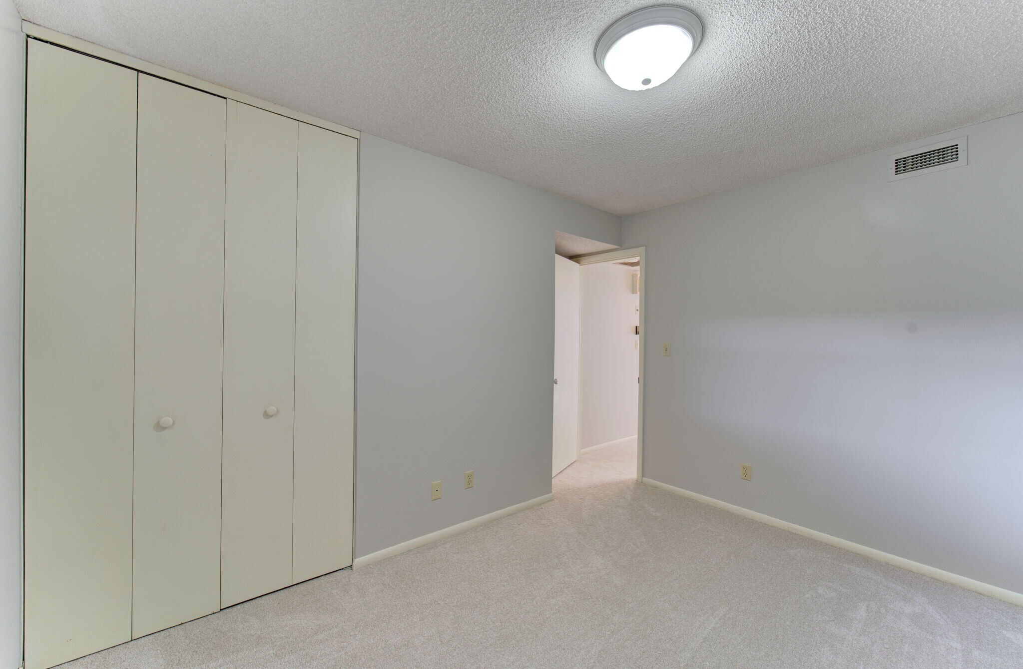 Building Photo - 410 6th Ave SW
