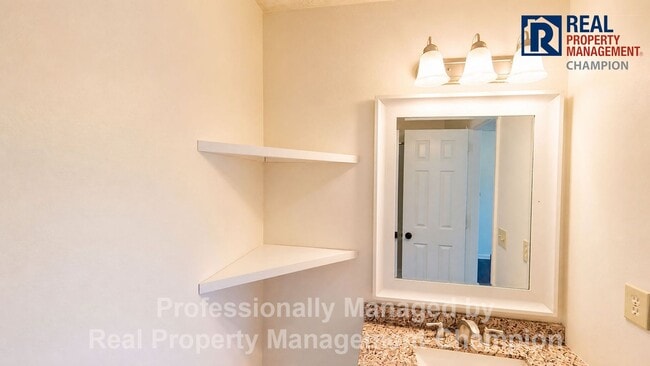 Building Photo - Freshly Updated 3 BD/2 BA Home with Garage, Fenced Yard Near Smith Creek Park