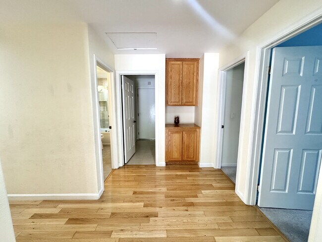 Building Photo - Bright 4 Bedroom San Jose Home With Tall Ceilings
