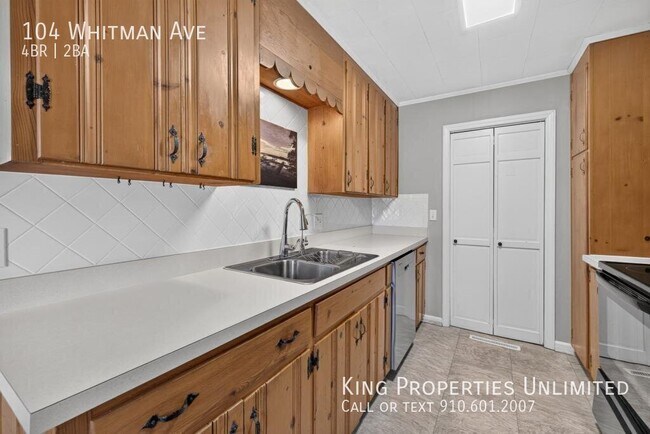 Building Photo - 104 Whitman Ave