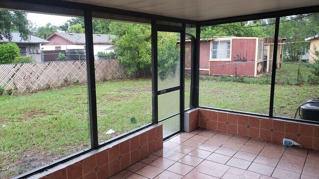 Building Photo - 3 bedroom 1 bath home