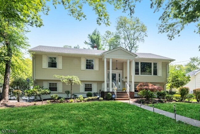 Primary Photo - 440 Yuhas Dr