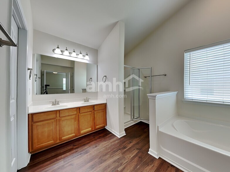 Building Photo - 1416 Paulonia Way