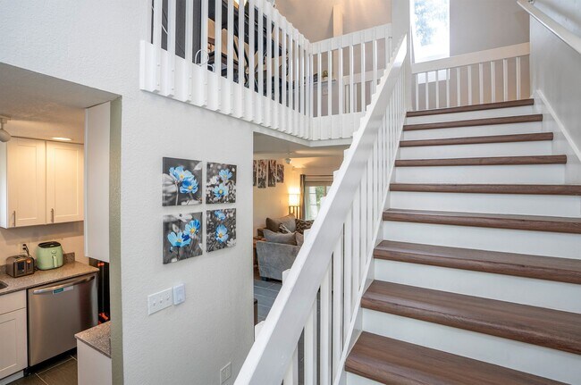 Building Photo - Spacious and Updated Rainier Meadows Home with Private Backyard