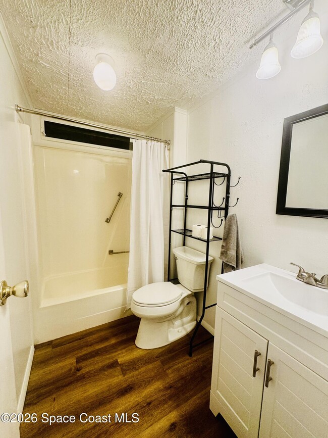 Building Photo - 515 Jennifer Cir