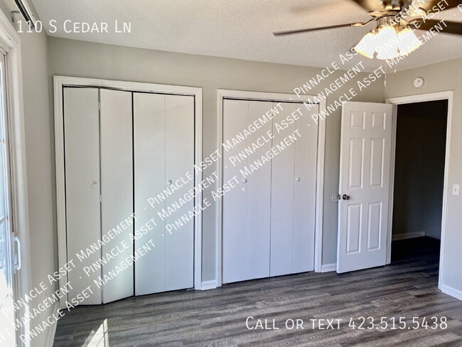 Building Photo - 110 S Cedar Ln